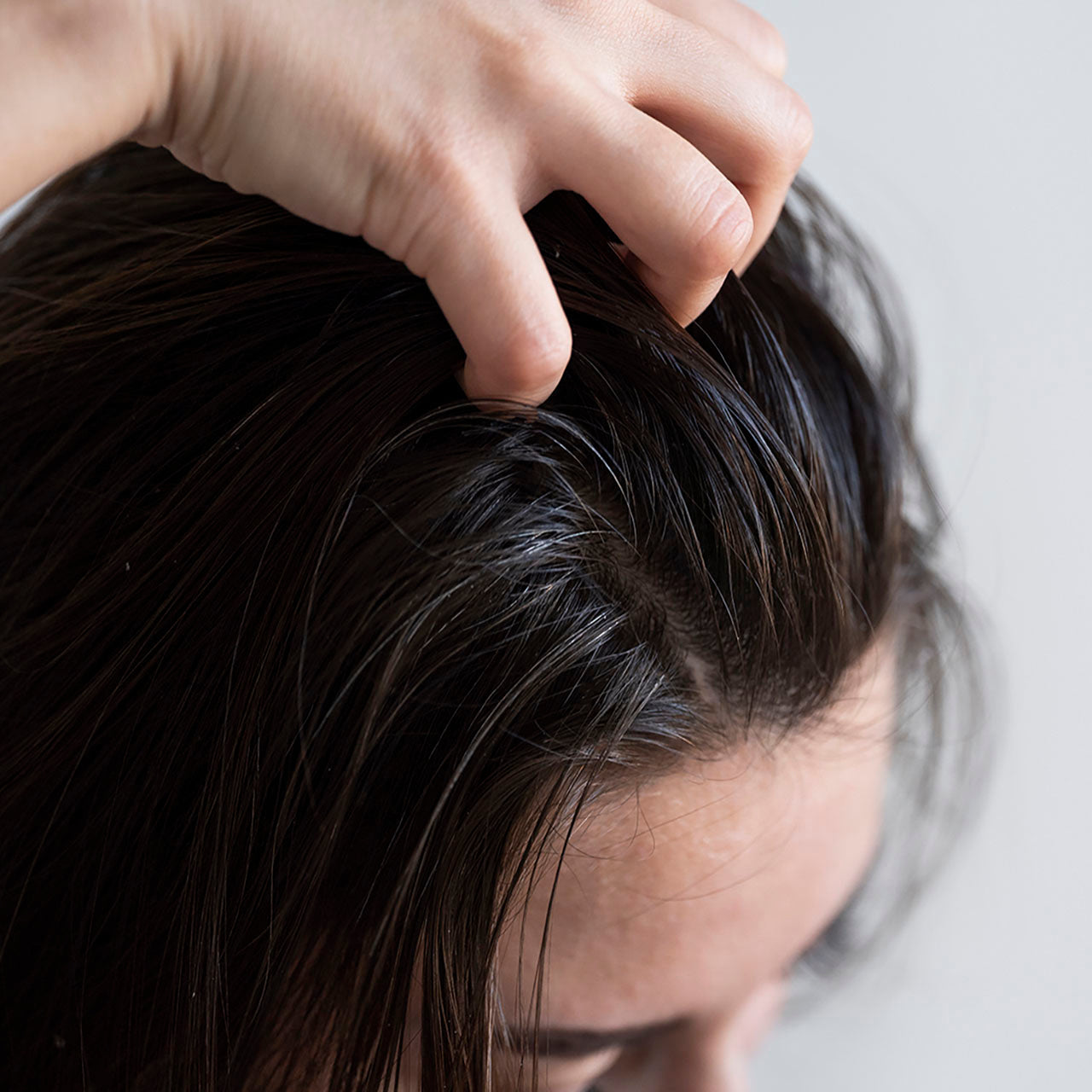 夏季頭皮髮絲保養5關鍵:擺脫扁塌油膩,讓頭皮清爽、髮絲輕盈柔亮