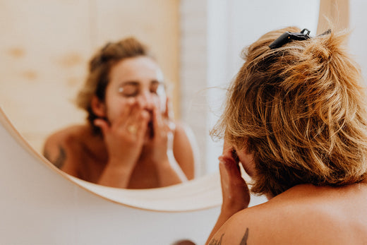 小心「皂鹼」破壞你的肌膚皮脂！越洗越乾又敏感